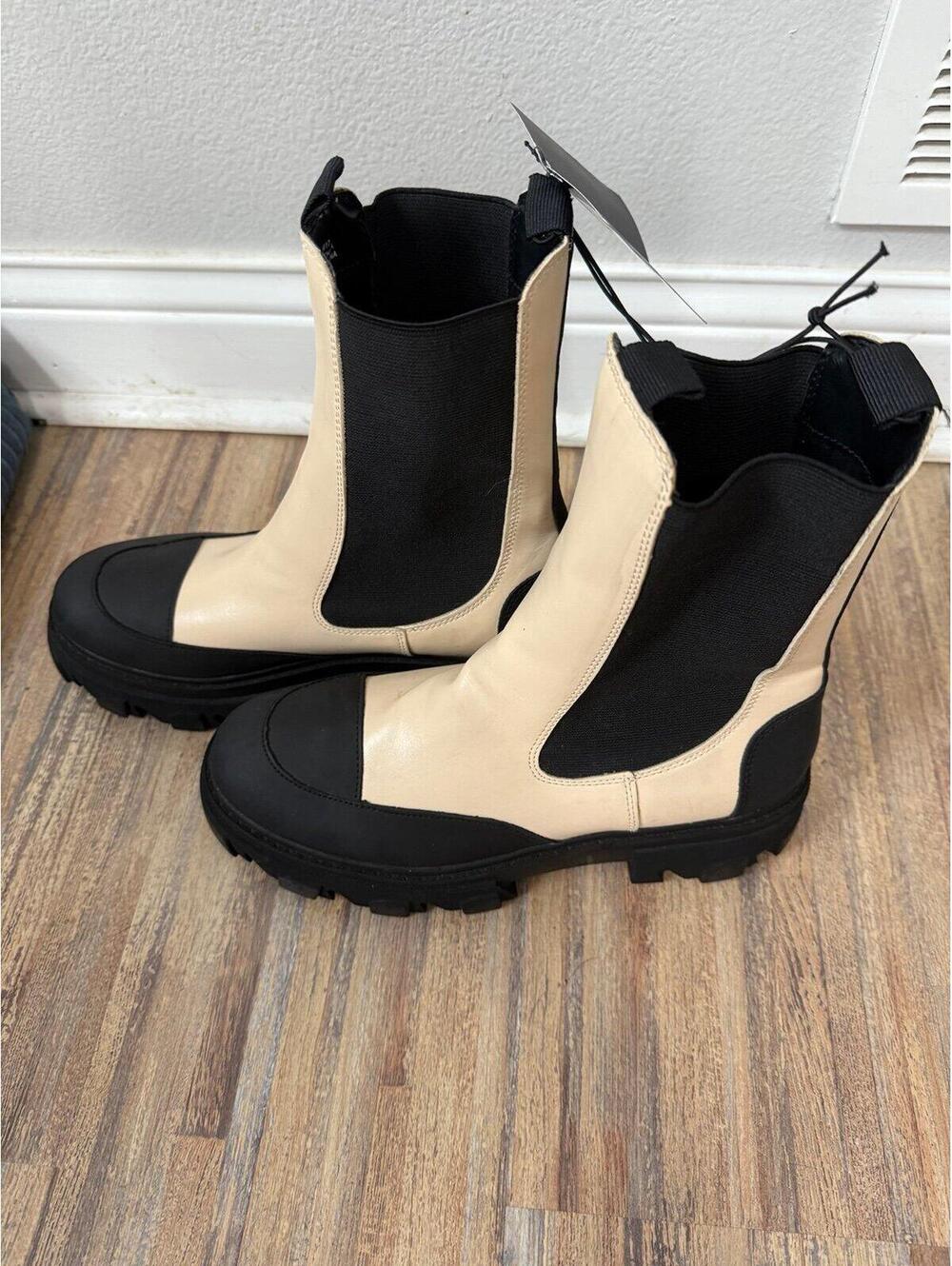 Forever 21 boots size 10 women’s NWT $44.99 retail